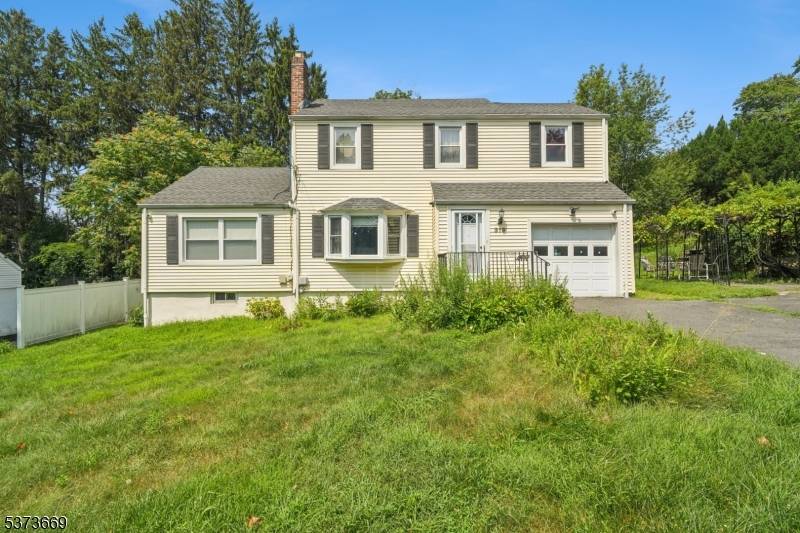 Diamond in the Rough Prime Livingston Location !