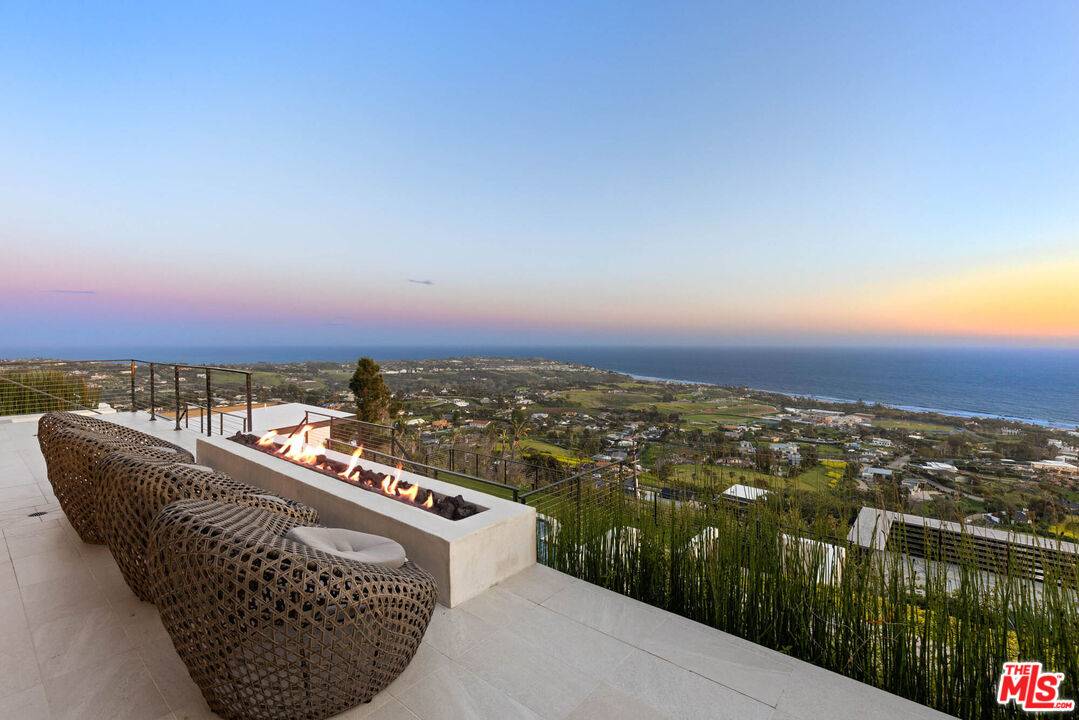 5366 Horizon Dr 5BR Malibu La