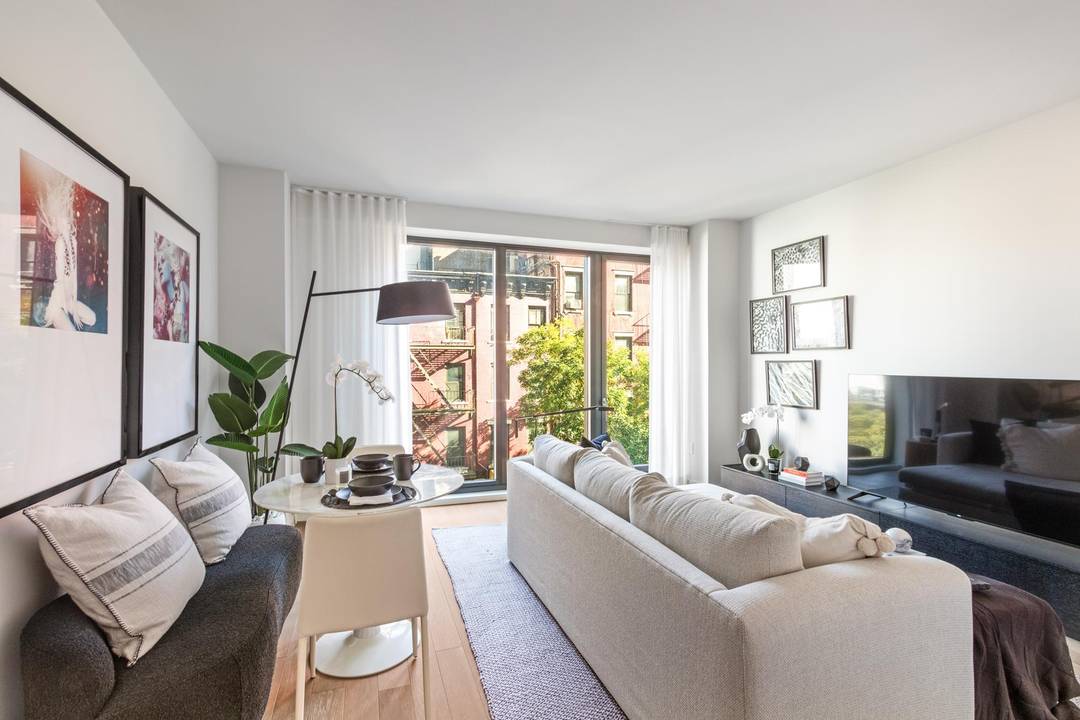 Introducing our thoughtfully crafted studios in Bloom on 45th, which offer a seamless blend of elegance and functionality.