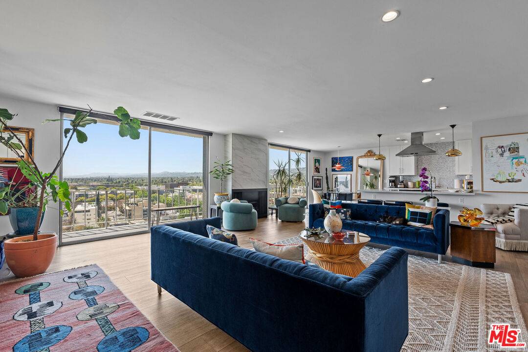 100  S Doheny Dr 2.0 Beverly Grove LA