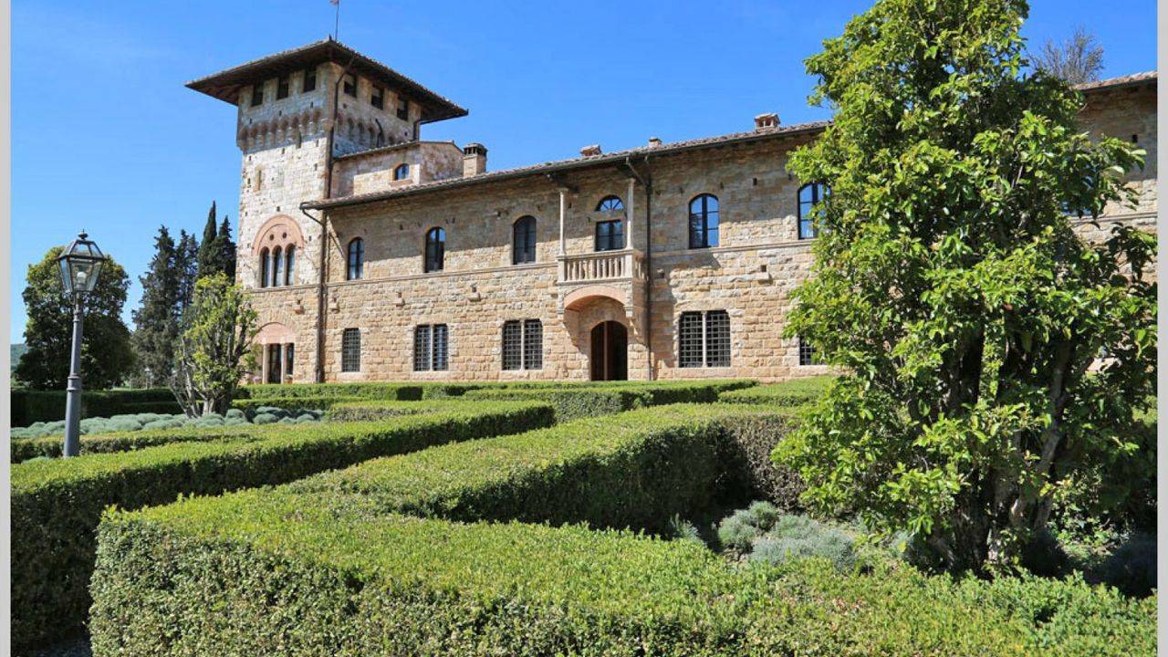 Luxury villa for sale in Tuscany, San Gimignano Siena. Historical Italian Villa for sale with swimming pool, church, Italian garden and 20 bedrooms