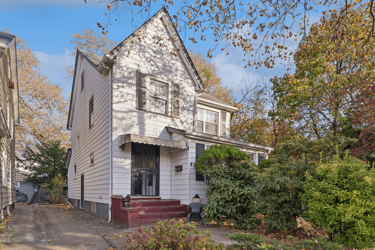 Welcome to 53 15 Clearview Expressway, Oakland Gardens, NY 11364 a two story detached home that combines classic charm with an abundance of space, making it ideal for buyers looking ...