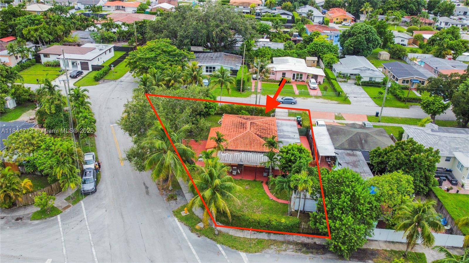 LOCATION ! LOCATION ! COME TO SEE THIS UNIQUE OPPORTUNITY 3 2 CORNER LOT HOUSE WITH THREE DIFFERENTS ENTRANCES STREETS AT THE PRESTIGIOUS AREA OF CORAL WAY AND 65TH AVENUE, ...