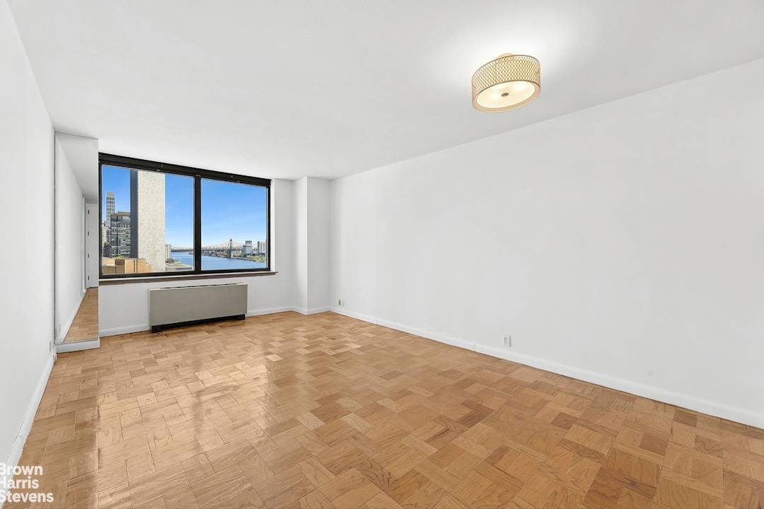 Welcome to the most coveted one bedroom line at The Horizon.
