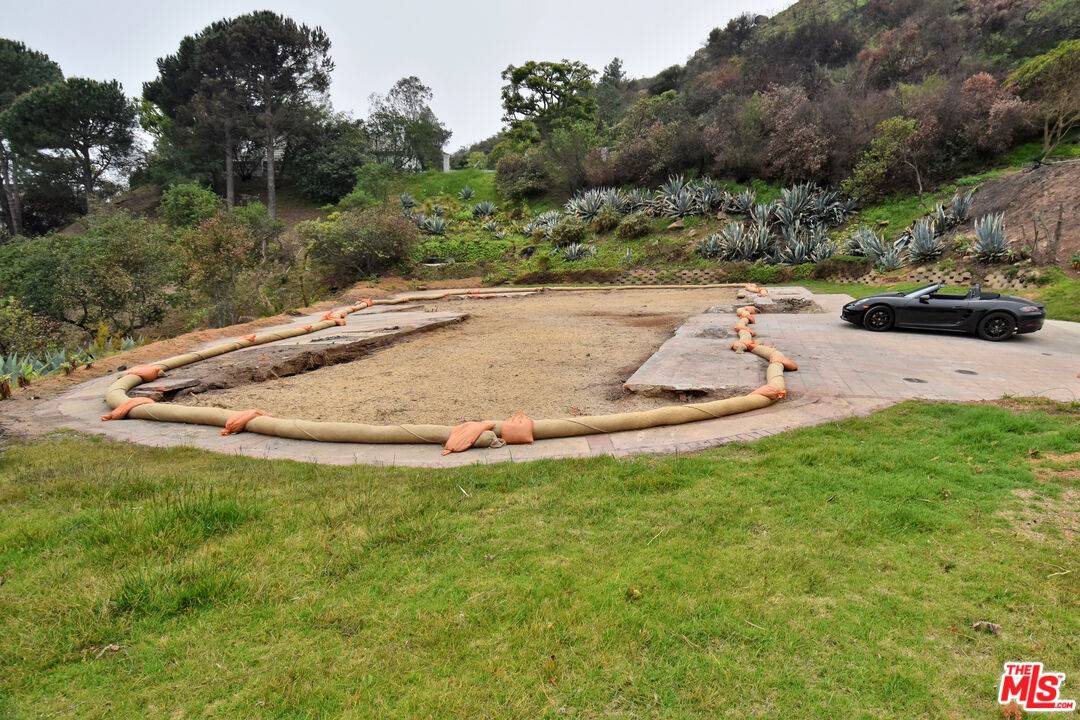 23422  W Copacabana St Malibu La