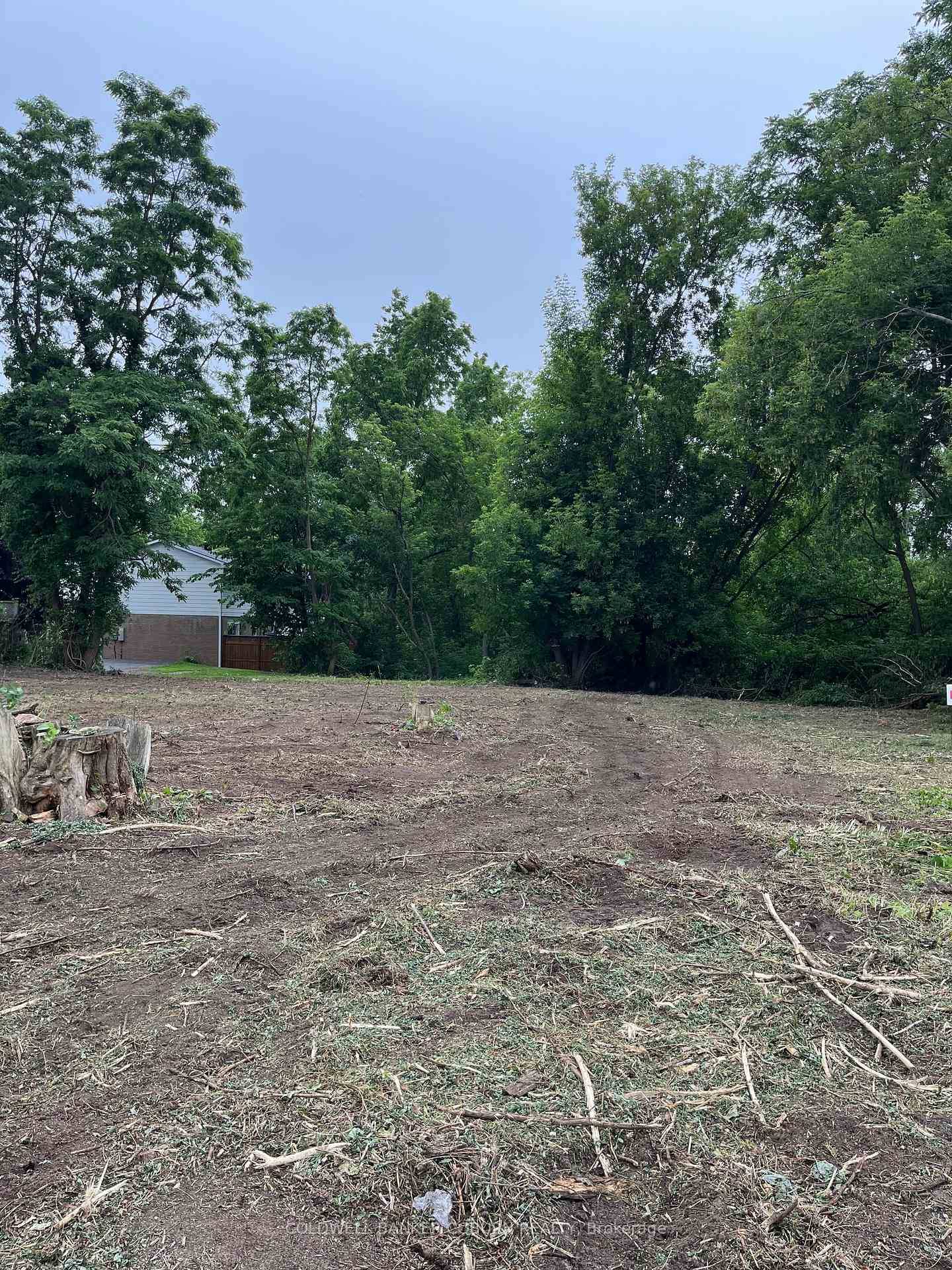 Town of Kemptville building lot on quiet street.