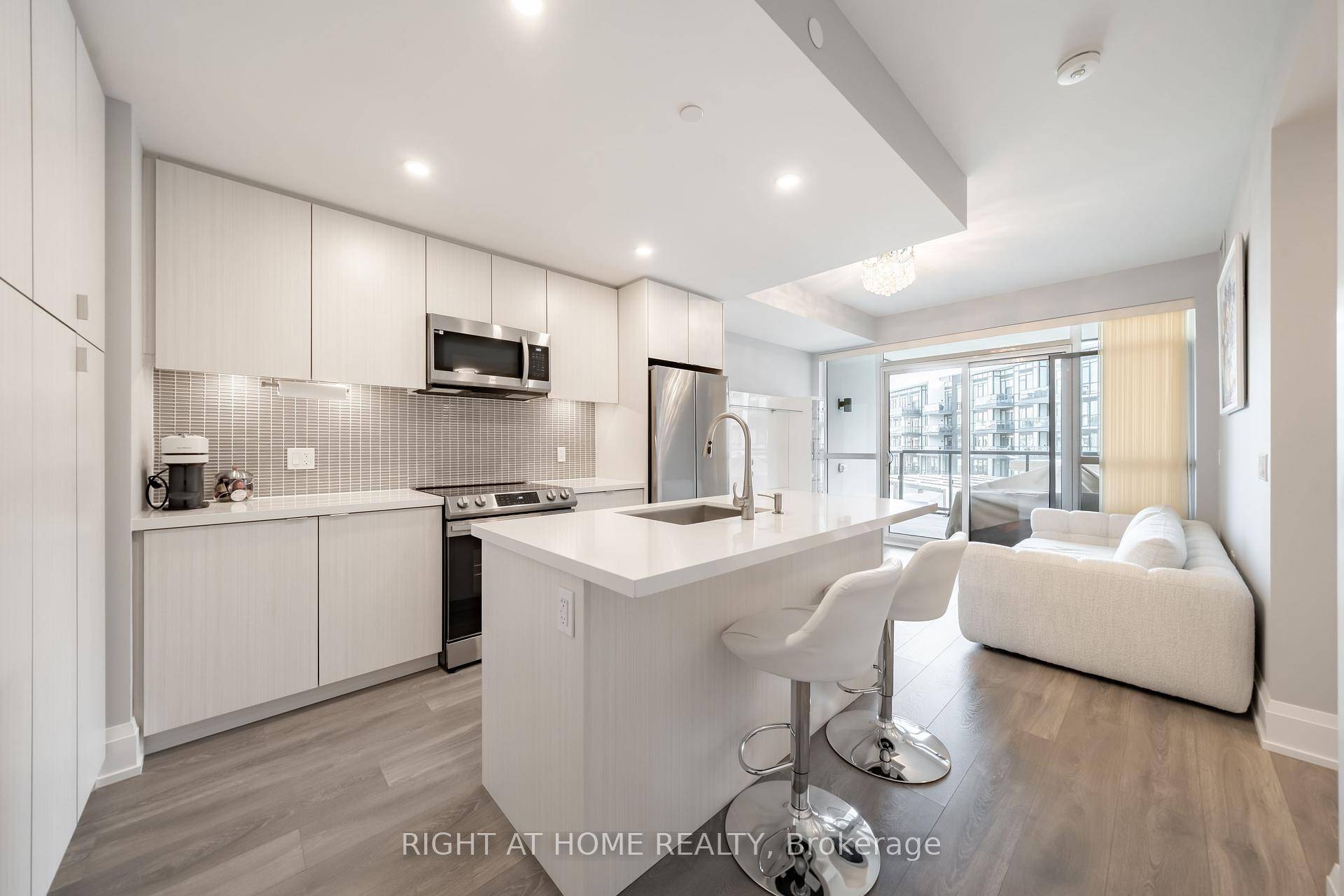 Bright amp ; Spacious South Facing One Bedroom Unit with Large Balcony amp ; Resort Style Living !