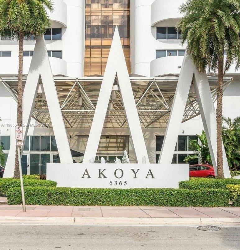 Stunning oceanfront unit at Akoya Miami Beach !