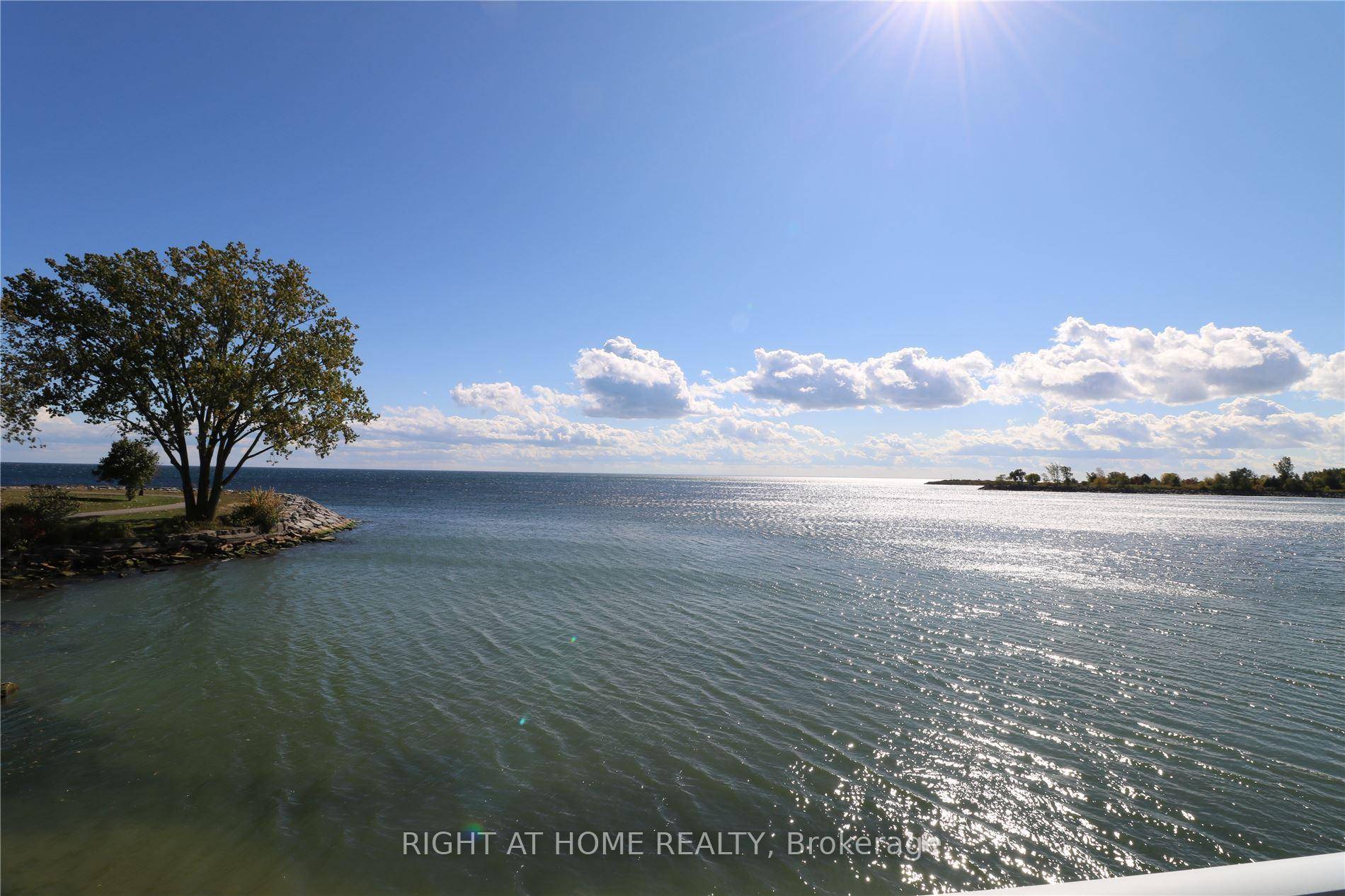 Immaculate Direct Waterfront Executive Lease Opportunity.