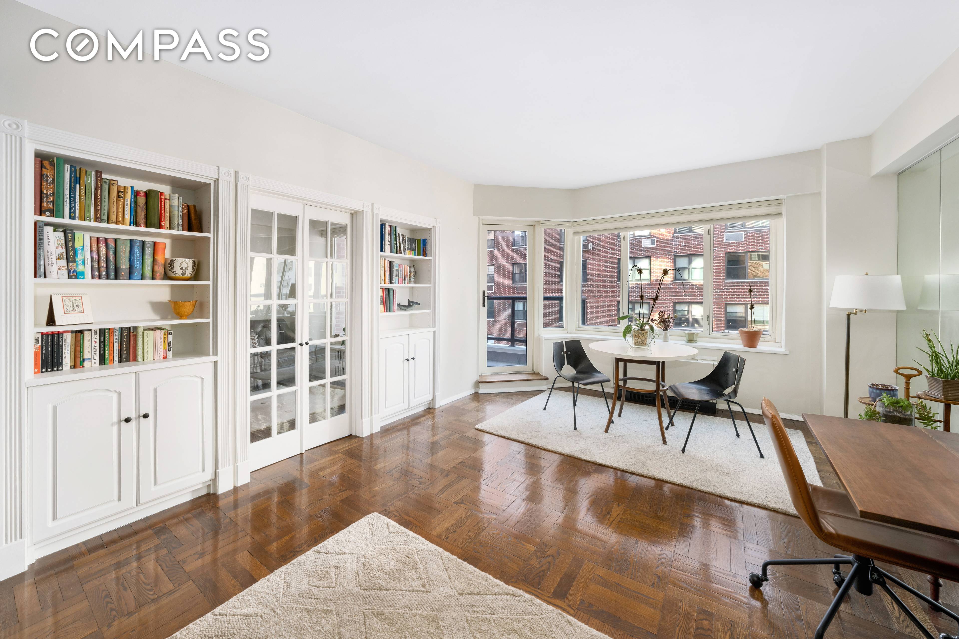 36 Sutton Place South, Apartment 13D Experience the perfect blend of elegance, functionality, and rich history in this beautifully designed Junior 4 apartment at 36 Sutton Place South.