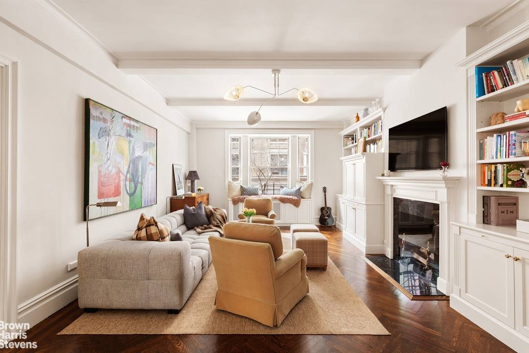 BEAUTIFUL CLASSIC PREWAR OFF PARK AVENUE JUST LISTED !