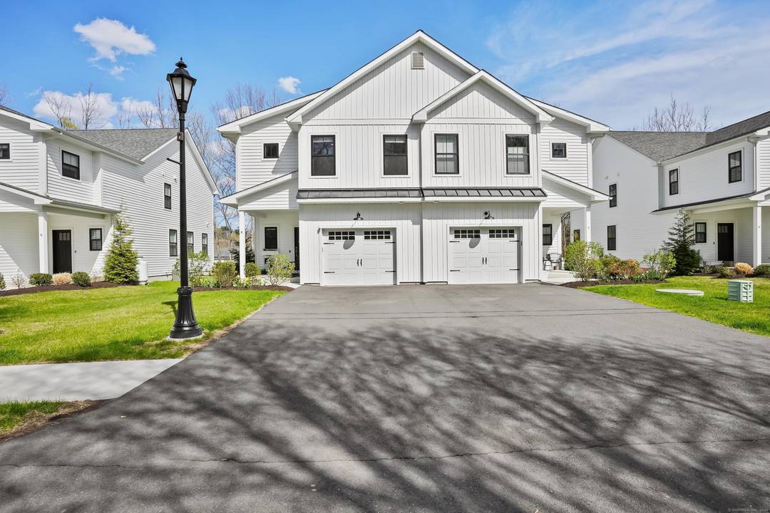 Welcome to Greenway Crossing, an exclusive enclave of 6 upscale duplex homes located in the heart of Brookfield, near the vibrant Four Corners district.