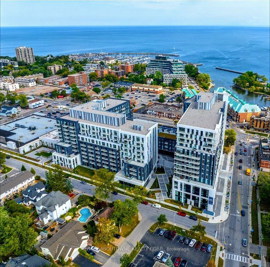 Gorgeous Modern Suite With A Fabulous Floor Plan Features 1 Bed amp ; 1 Bath.