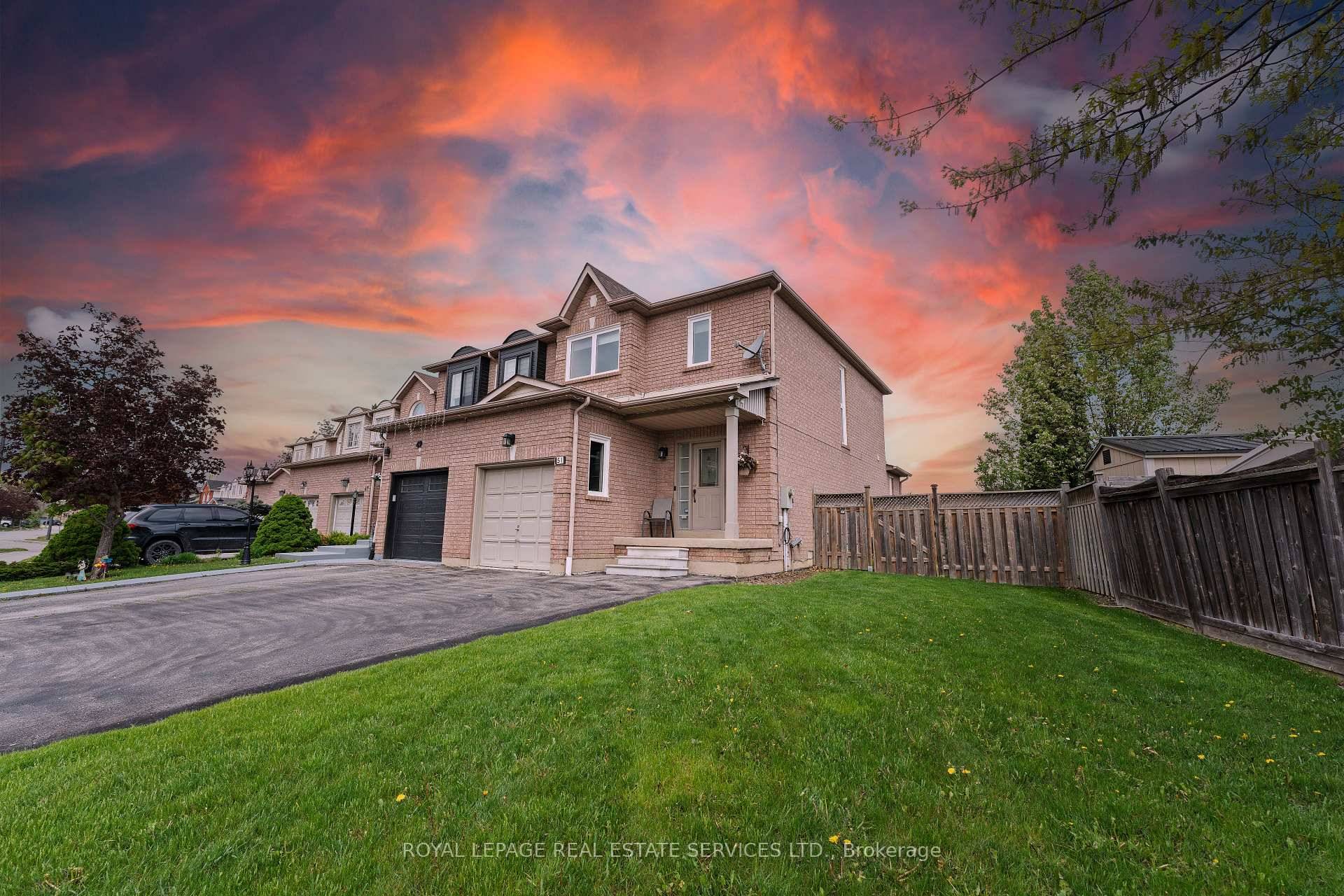 Welcome to 51 Waterbury Street, your East Bolton dream home !