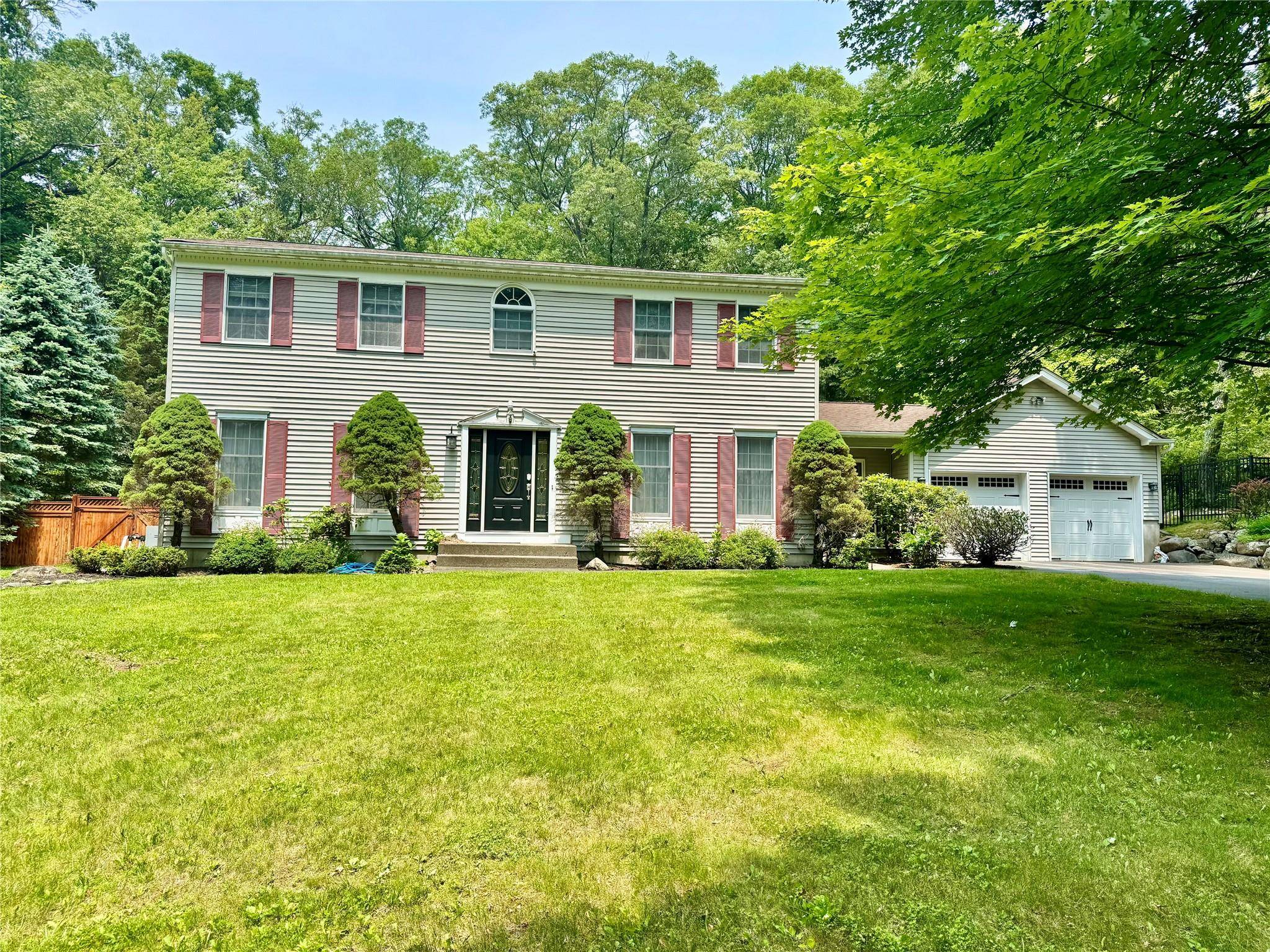 HUGE PRICE IMPROVEMENT ! Welcome to your dream home !