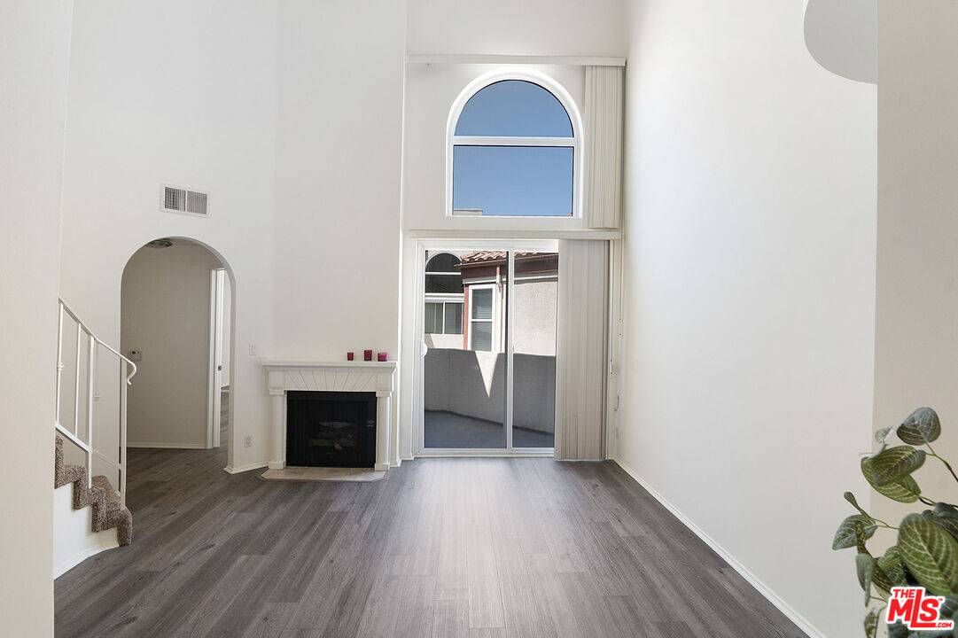620  S Gramercy Pl 1BR Hancock Park La