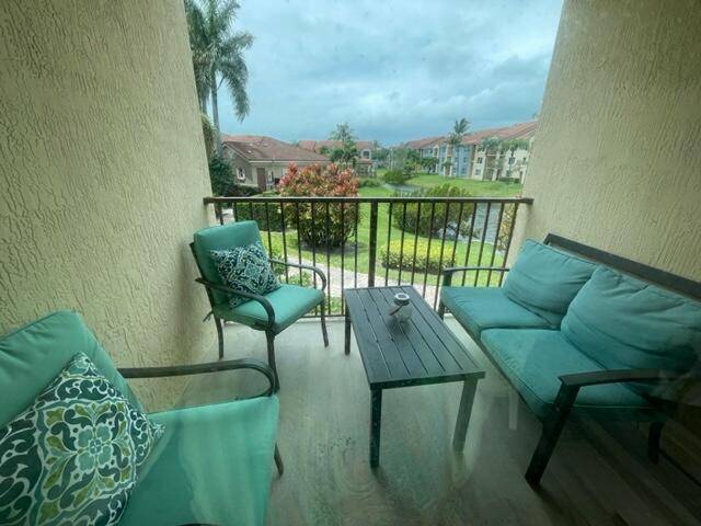 tastefully decorated, fully furnished turnkey Short term or annual 5 15 2024 Gated community, 3 bedroom, 2 bath unit that has a Lake view overlooking a resort style clubhouse with ...