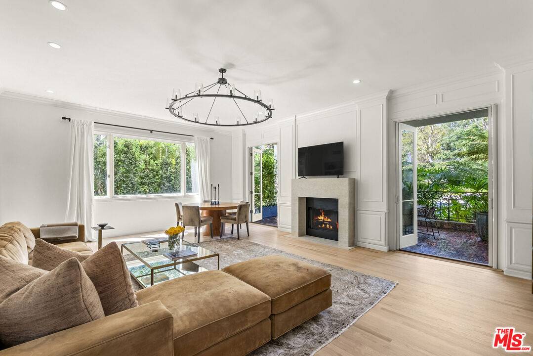 10128 Empyrean Way 2BR Beverlywood La