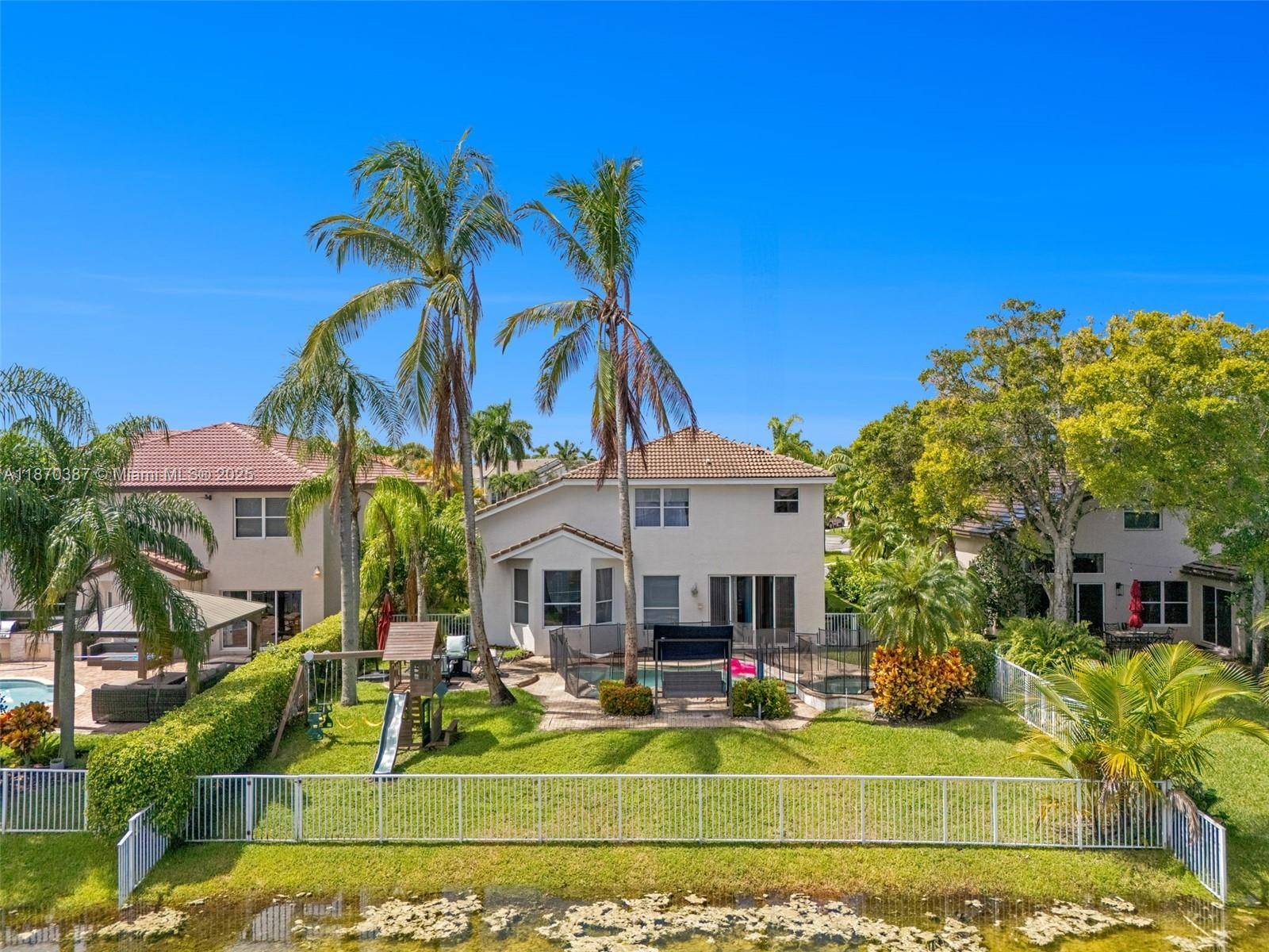 Welcome to SilverLakes, one of Miramar s premier gated communities.