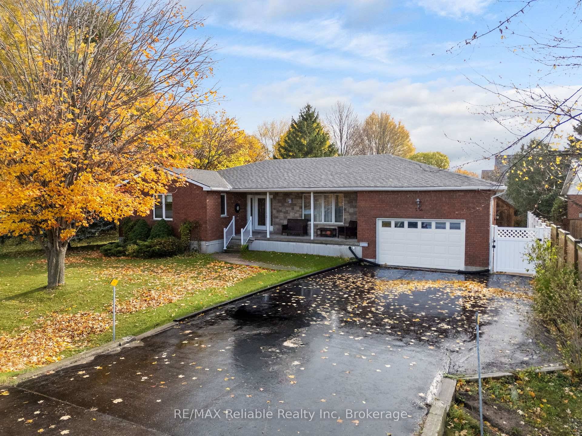 Welcome to this beautifully maintained all brick ranch style home offering sought after main floor living space.
