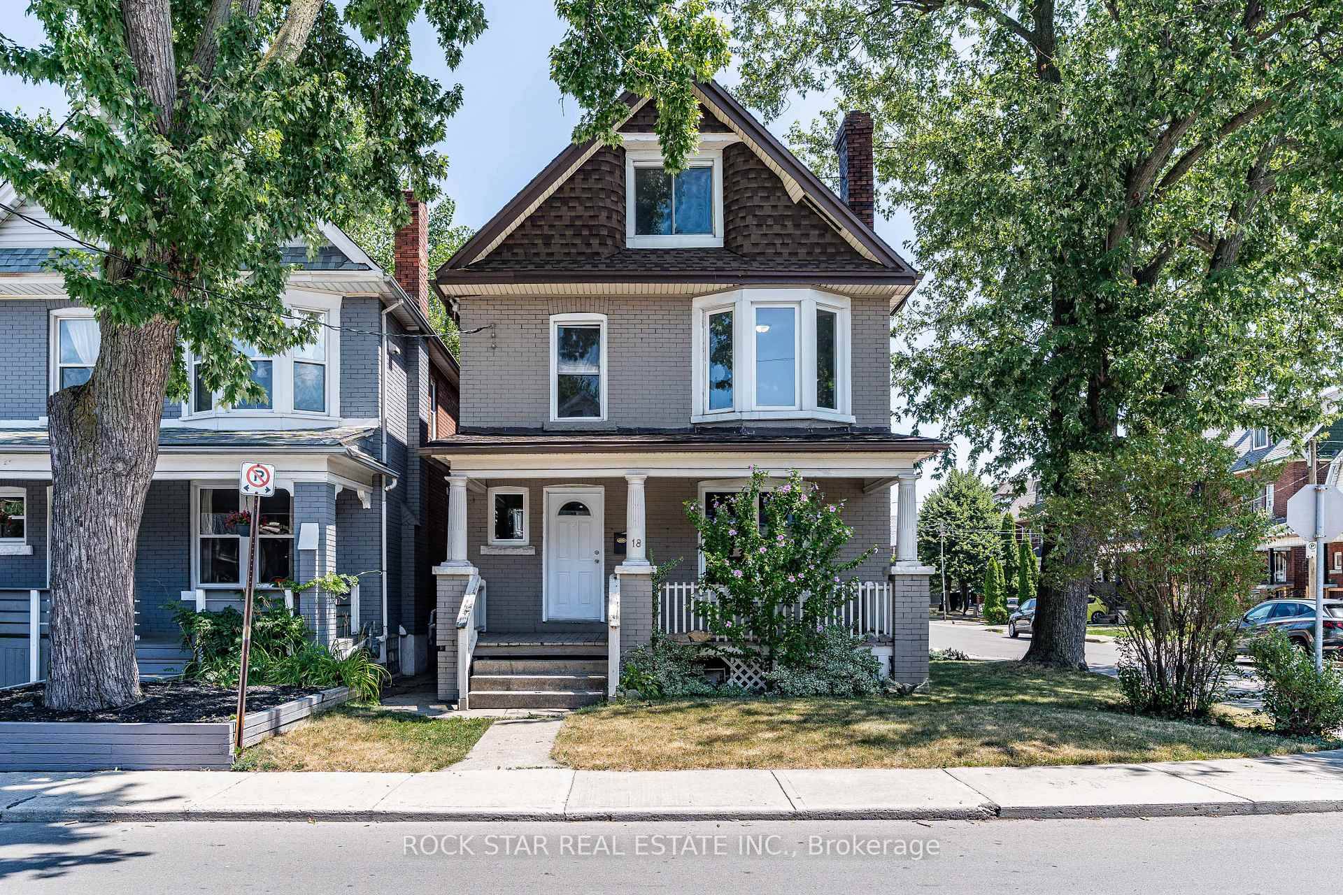 Welcome to 18 Barnesdale Av North !