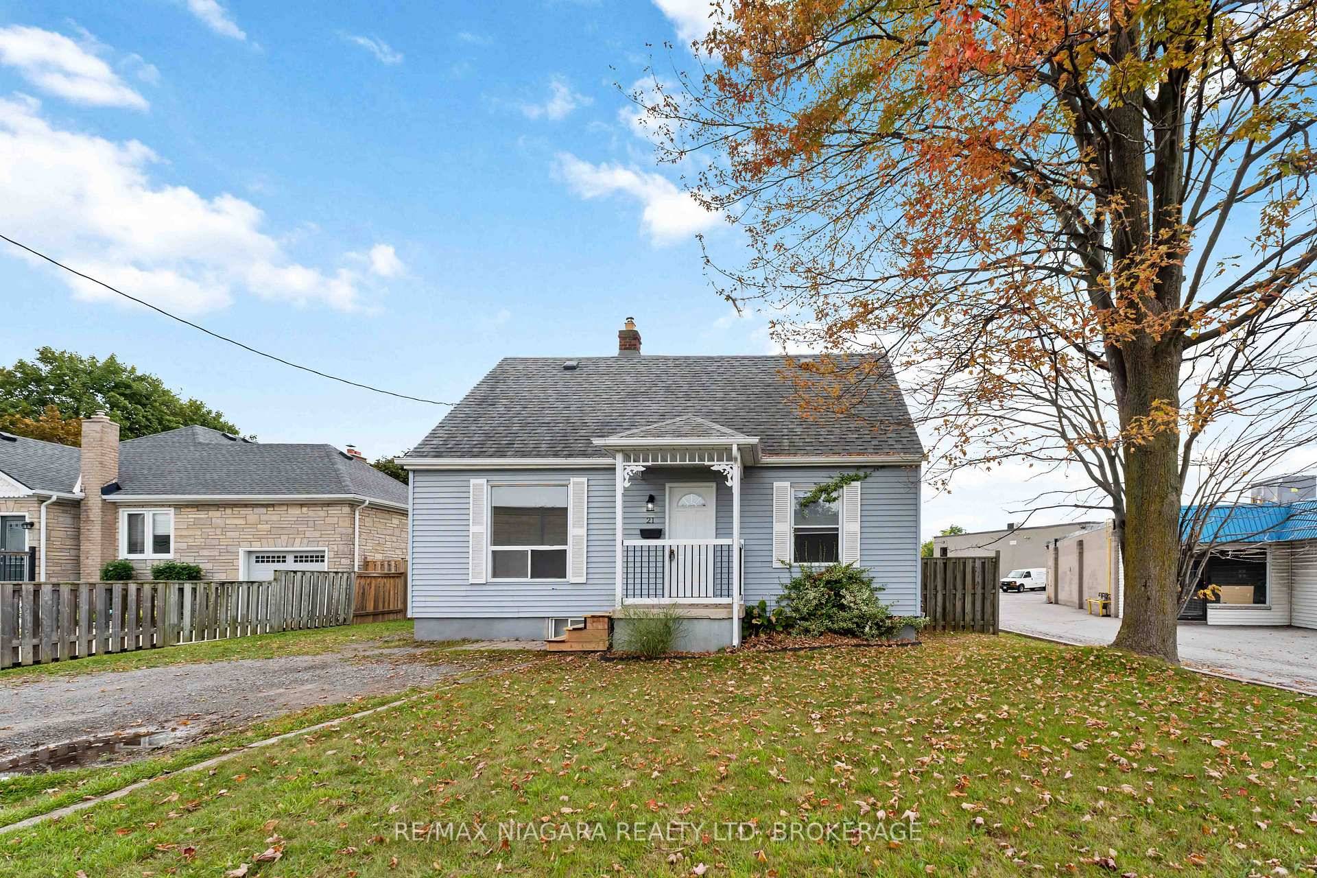 Charming 3 Bedroom Home with Spacious Yard Welcome to 21 Maywood Avenue, a charming 2 storey home offering comfort, convenience, and plenty of potential in a central location.