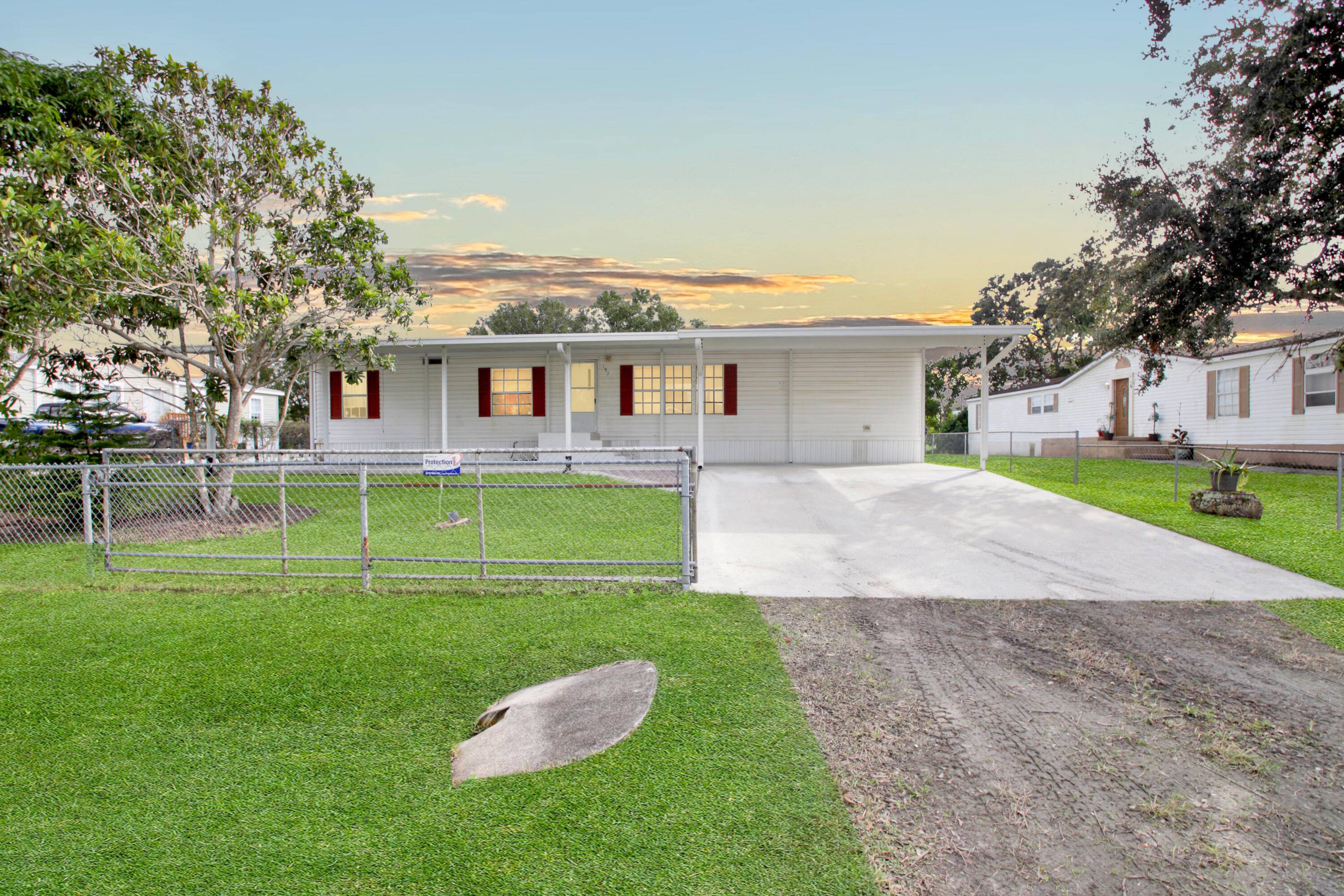 Affordable 3 Bedroom, 2 Bathroom home in Peaceful Fellsmere, Florida !