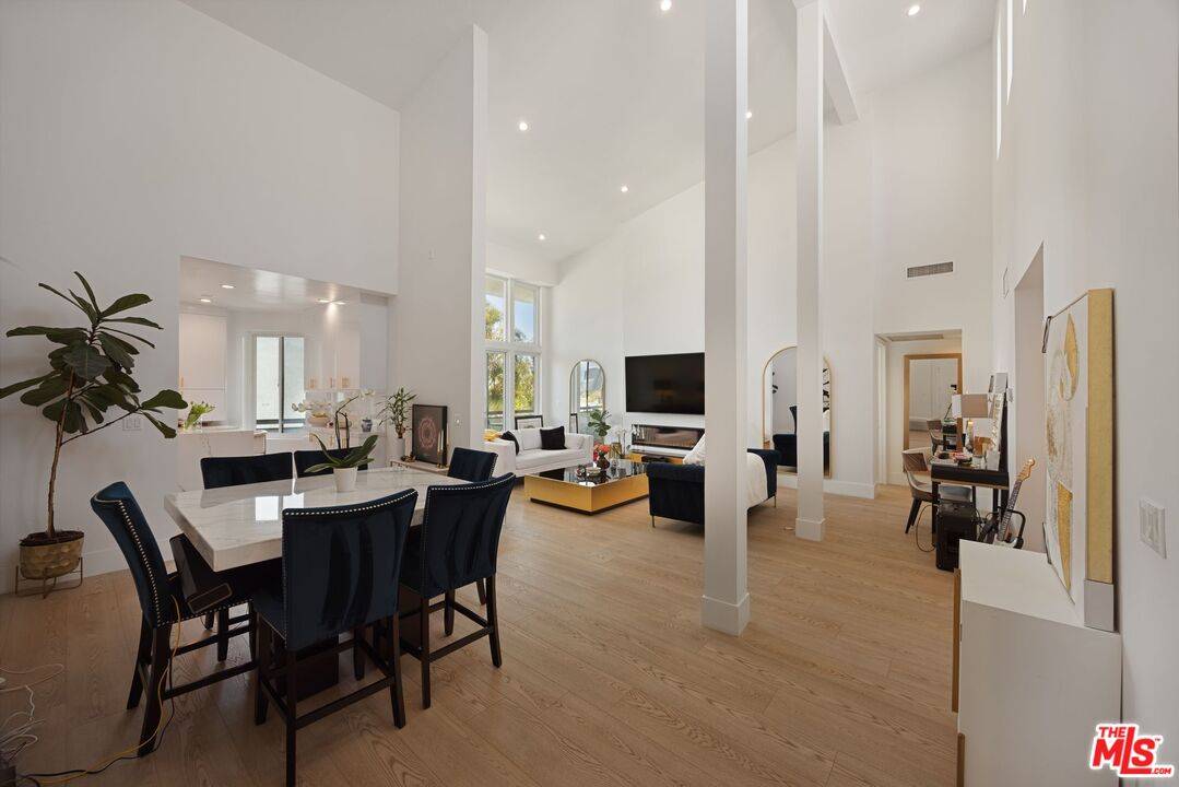 1277 S Beverly Glen Blvd 2.0 Westwood LA