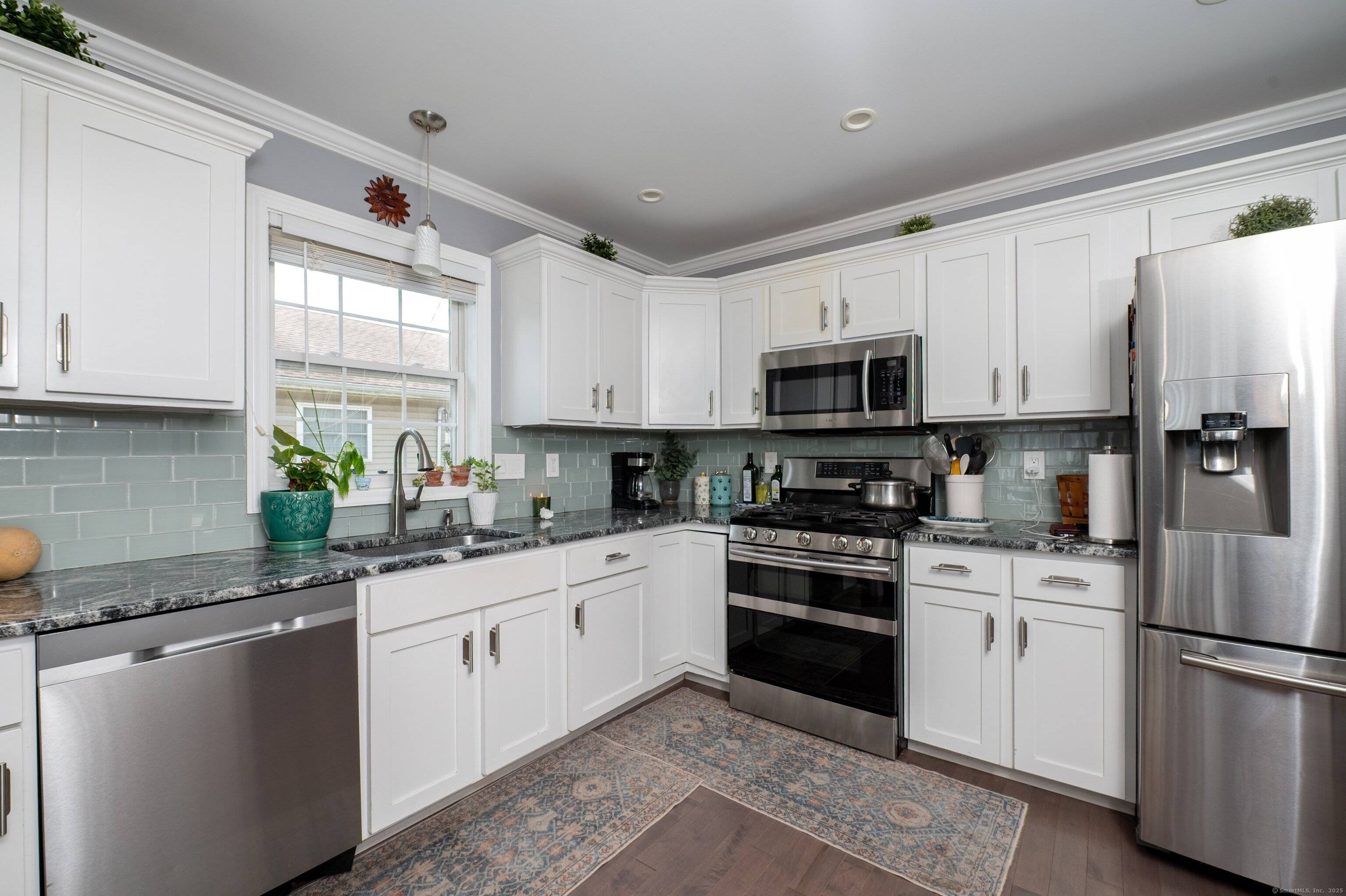 Turn key home built in 2000 with many updates, including a Brand New ROOF and a recently built deck !