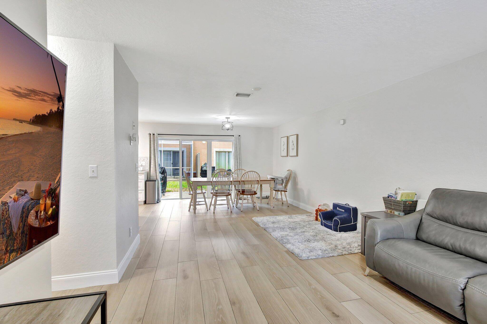 This bright and spacious 2 bedroom, 2.