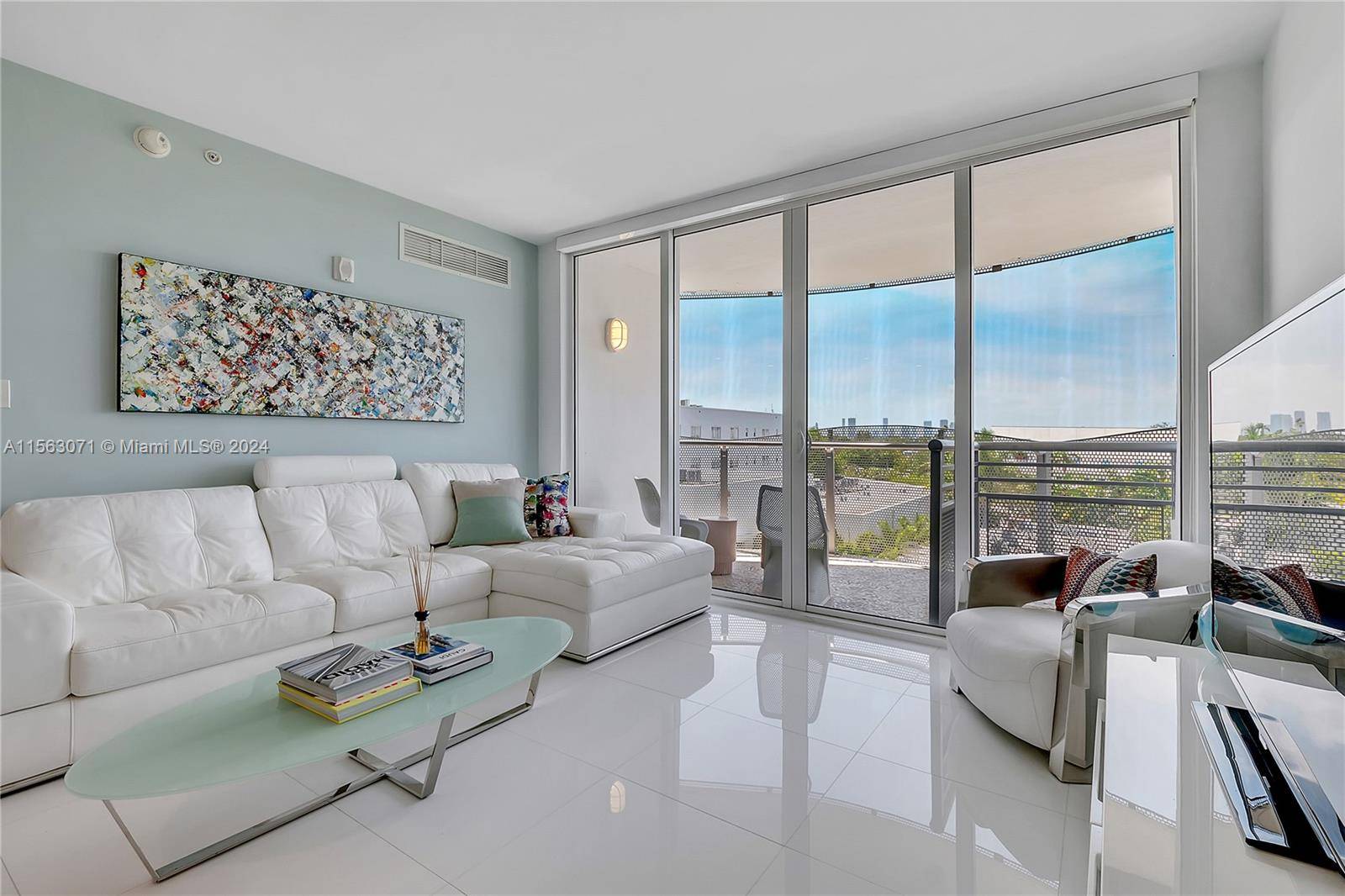 A modern escape in this pristine high floor fully furnished unit at Artecity North, ideally situated just two blocks from the ocean.