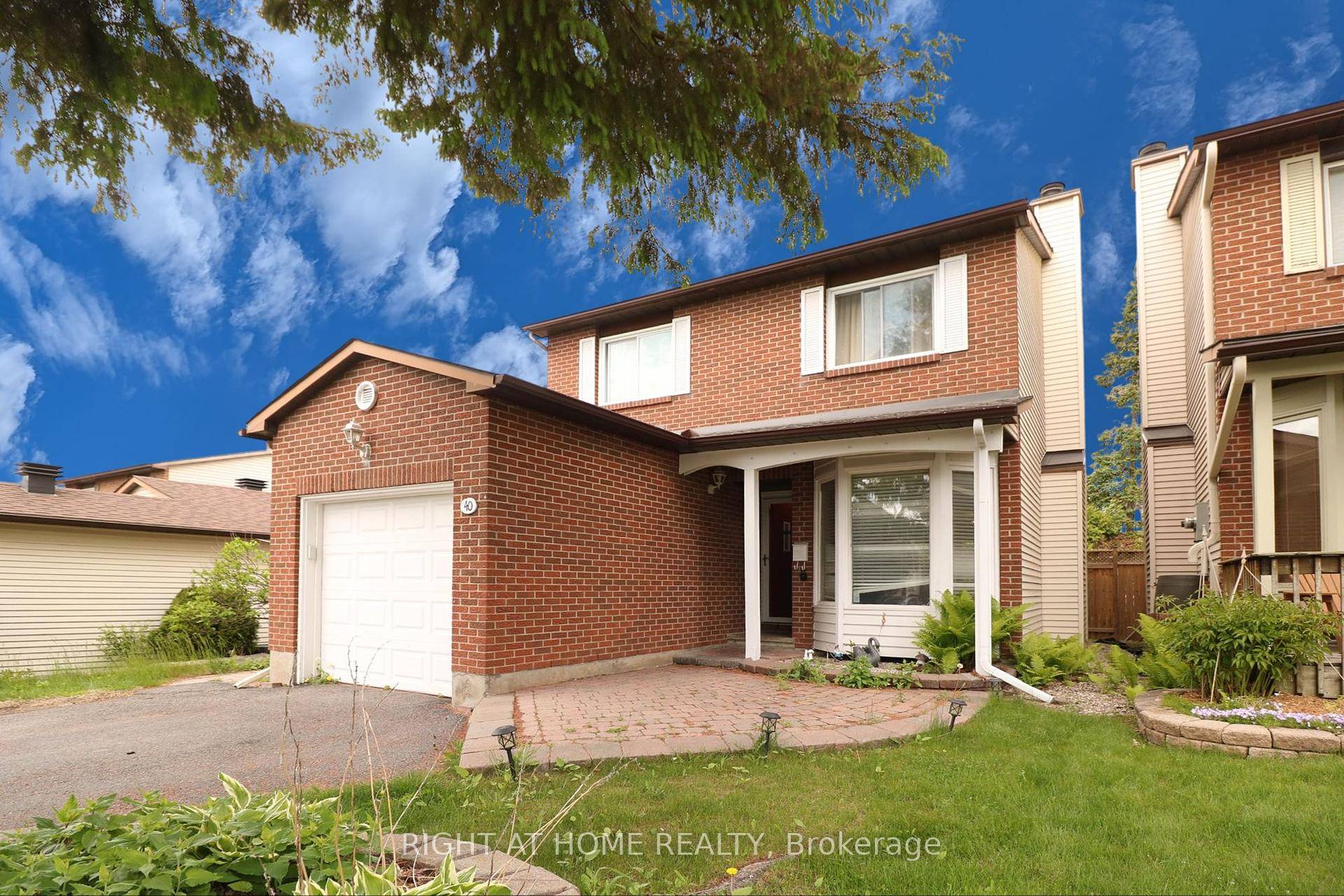 Welcome to 40 Stable Way, a single detached 3 bedroom home in the heart of Bridlewood.