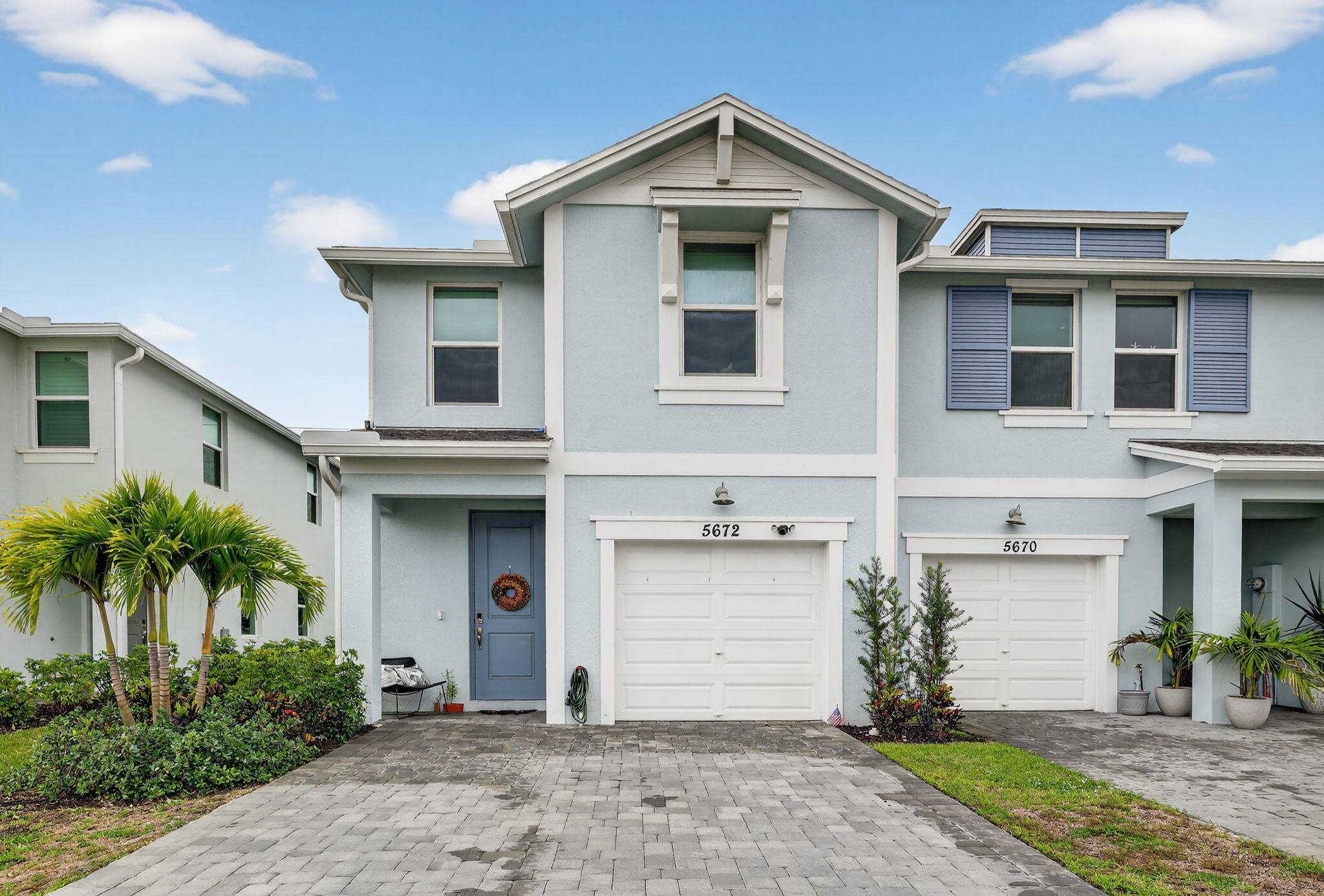 Beautiful 3 Bedroom with Loft, 2.