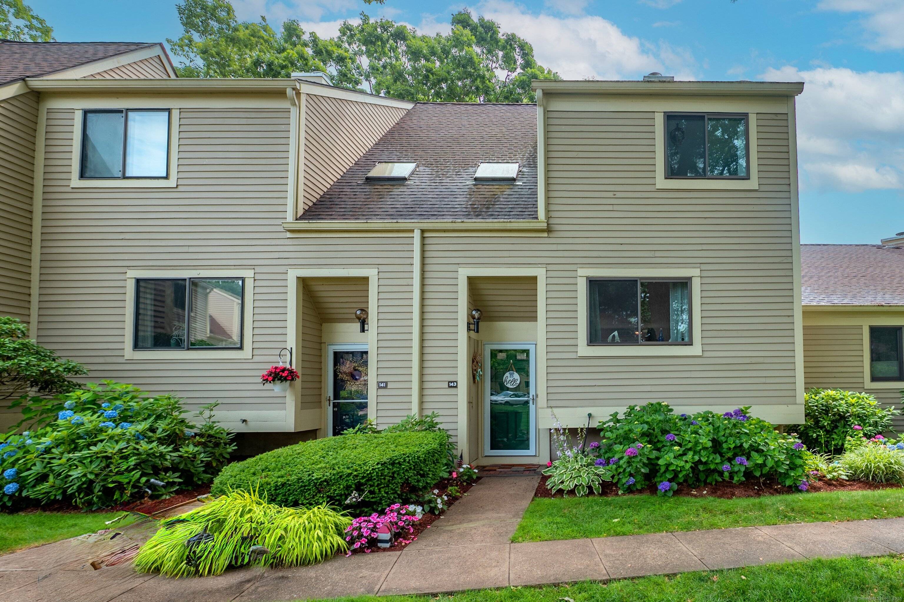 Welcome to SummerWood on the Sound, a premier waterfront community in Old Saybrook offering resort style living on the Long Island Sound.