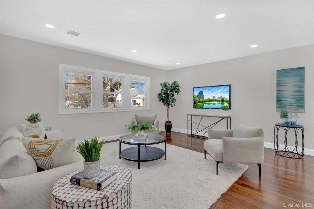 Do Not Miss Out On This Nicely Maintained House !