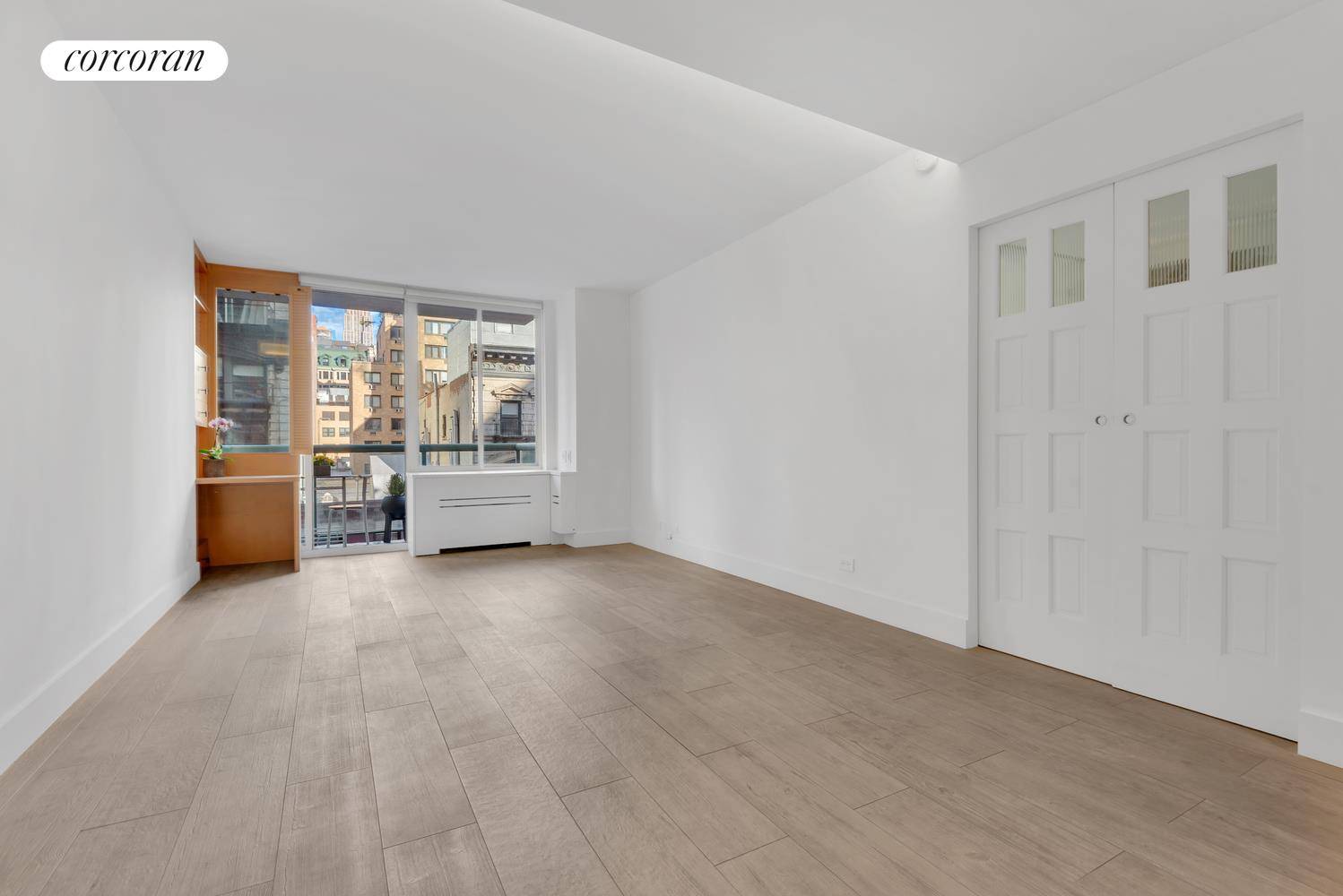 A newly renovated, sparkling jewel, apartment 6E offers a luxury downtown one bedroom, one bath home with private outdoor space in a full service building located in the sought after ...