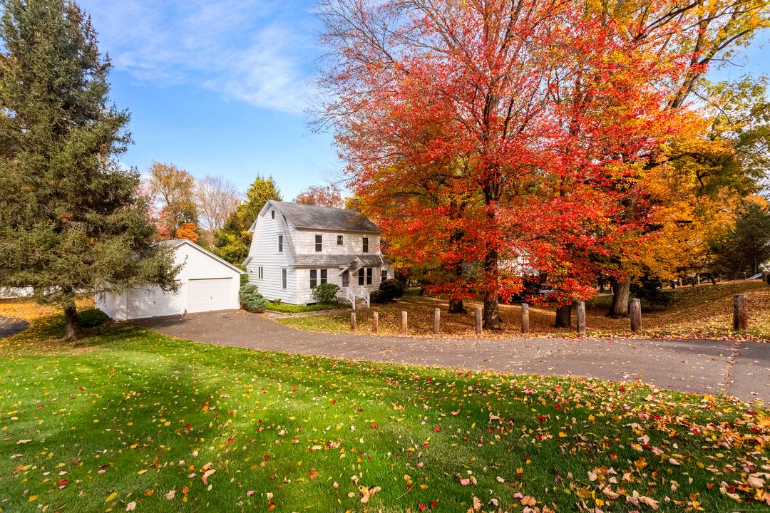 Here is the perfect opportunity to enjoy the charm and beauty of Westport and everything this sought after town has to offer.