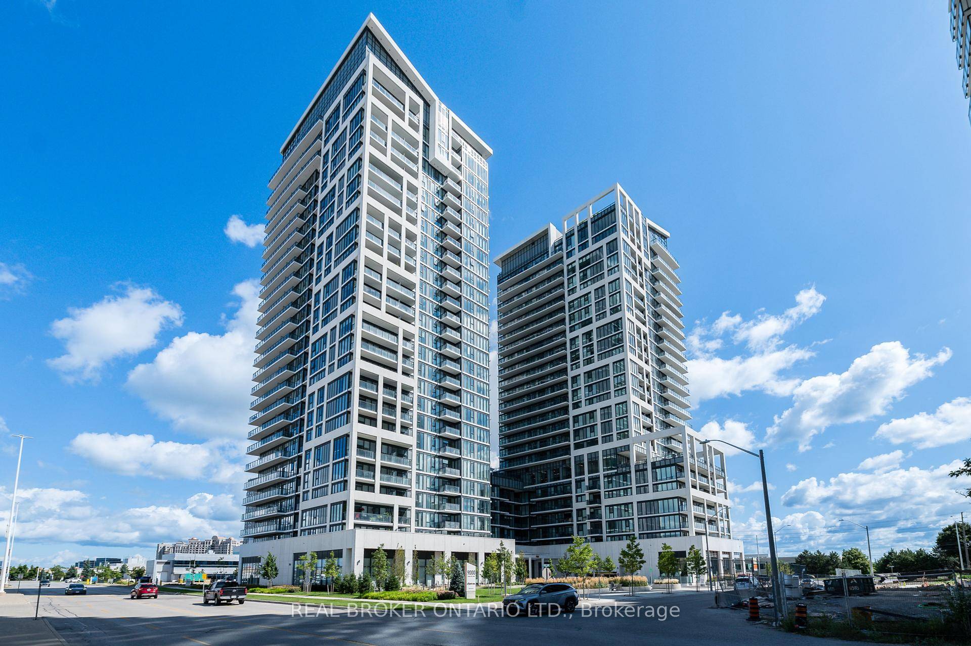 Rarely Offered Accessibility Unit FOR LEASE !