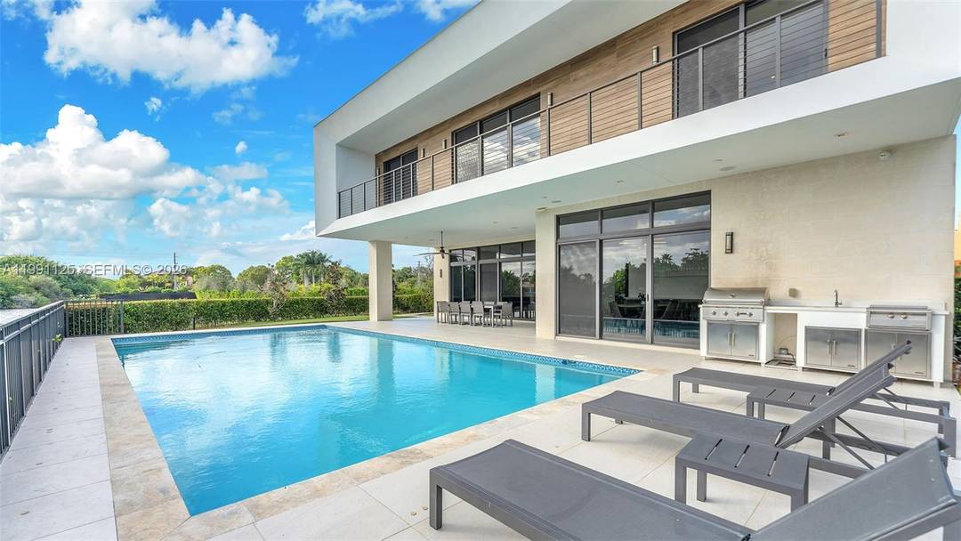 Welcome to Botaniko Weston Estates modern luxury living in Weston.