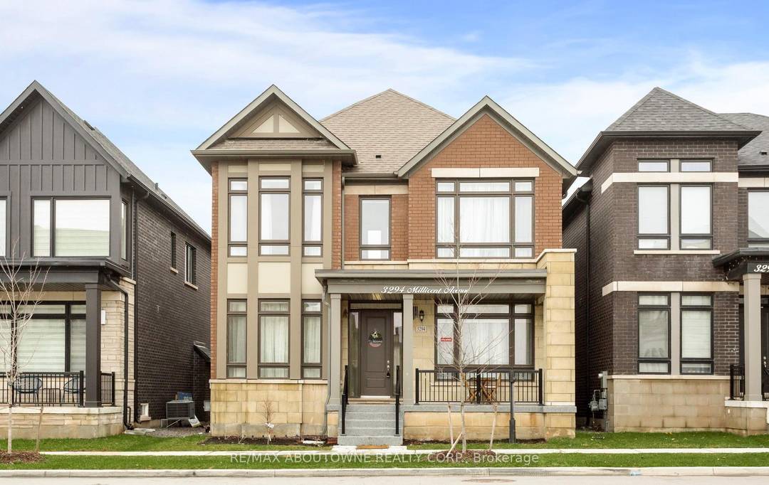 Welcome to a rare opportunity to own a stunning three car garage home in Oakville's desirable Uptown Core, located in the sought after Seven Oaks community.