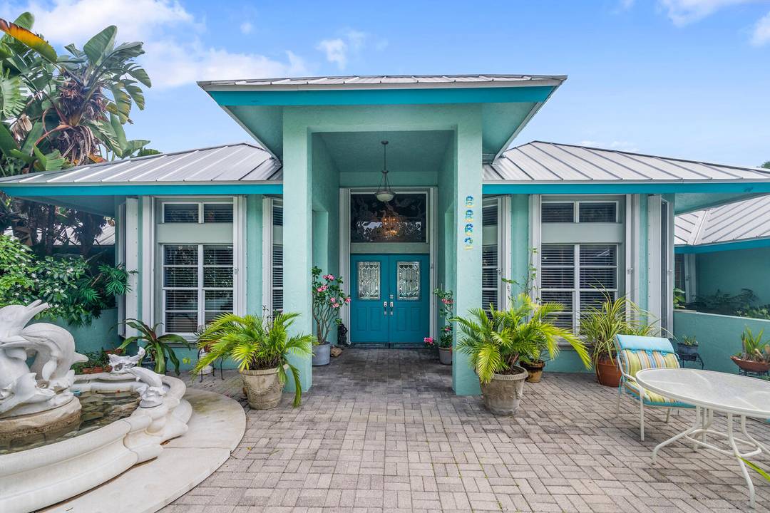 Banyan Estates. Home is on beautiful water ski lake.