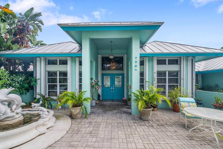 Banyan Estates. Home is on beautiful water ski lake.