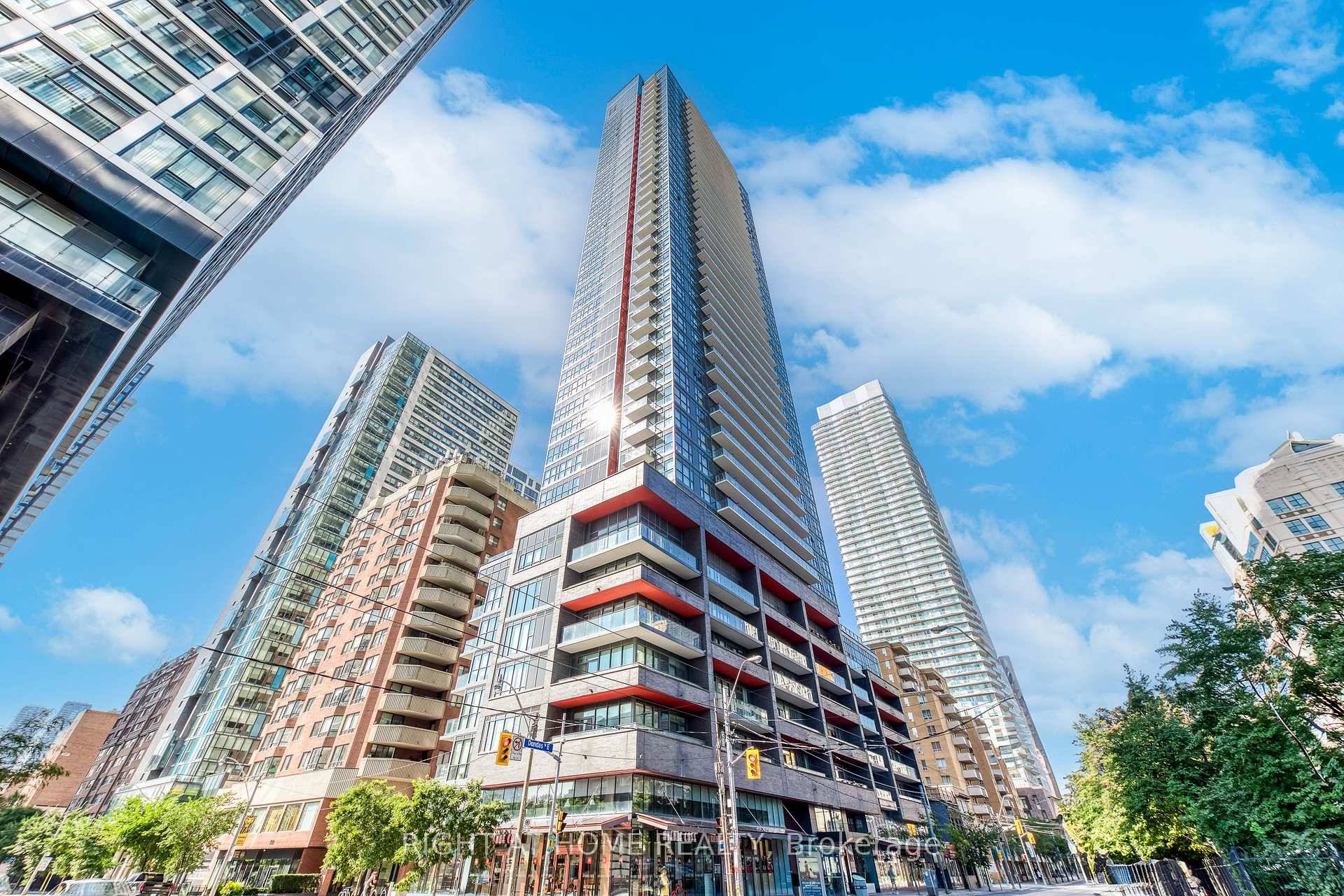 Welcome to this luxurious and modern 2 bedroom, 2 bathroom suite at Pace Condos by Great Gulf, ideally located in the heart of downtown Toronto at 159 Dundas Street East.