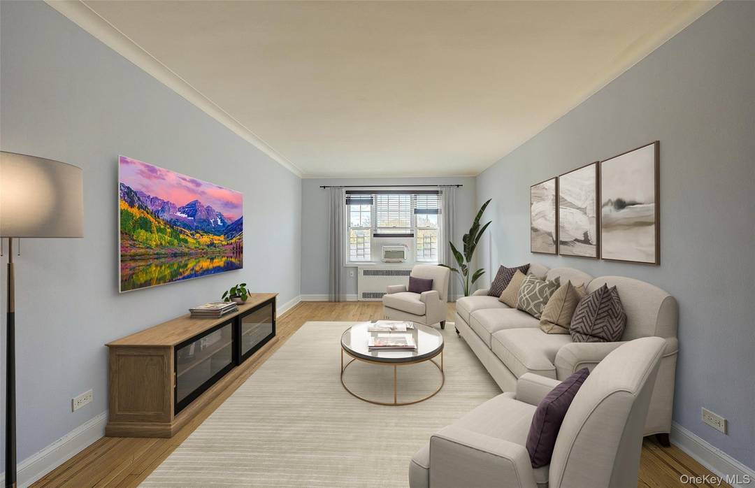 FOREST HILLS SOUTH 2 Bedrooms 1 Bath Very sunny amp ; spacious, TRUE 2 Bedrooms 1 Bathroom apartment with classic elegance and charm.