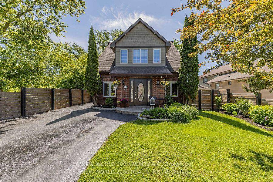 Cottage Living in the City This exquisite 2.