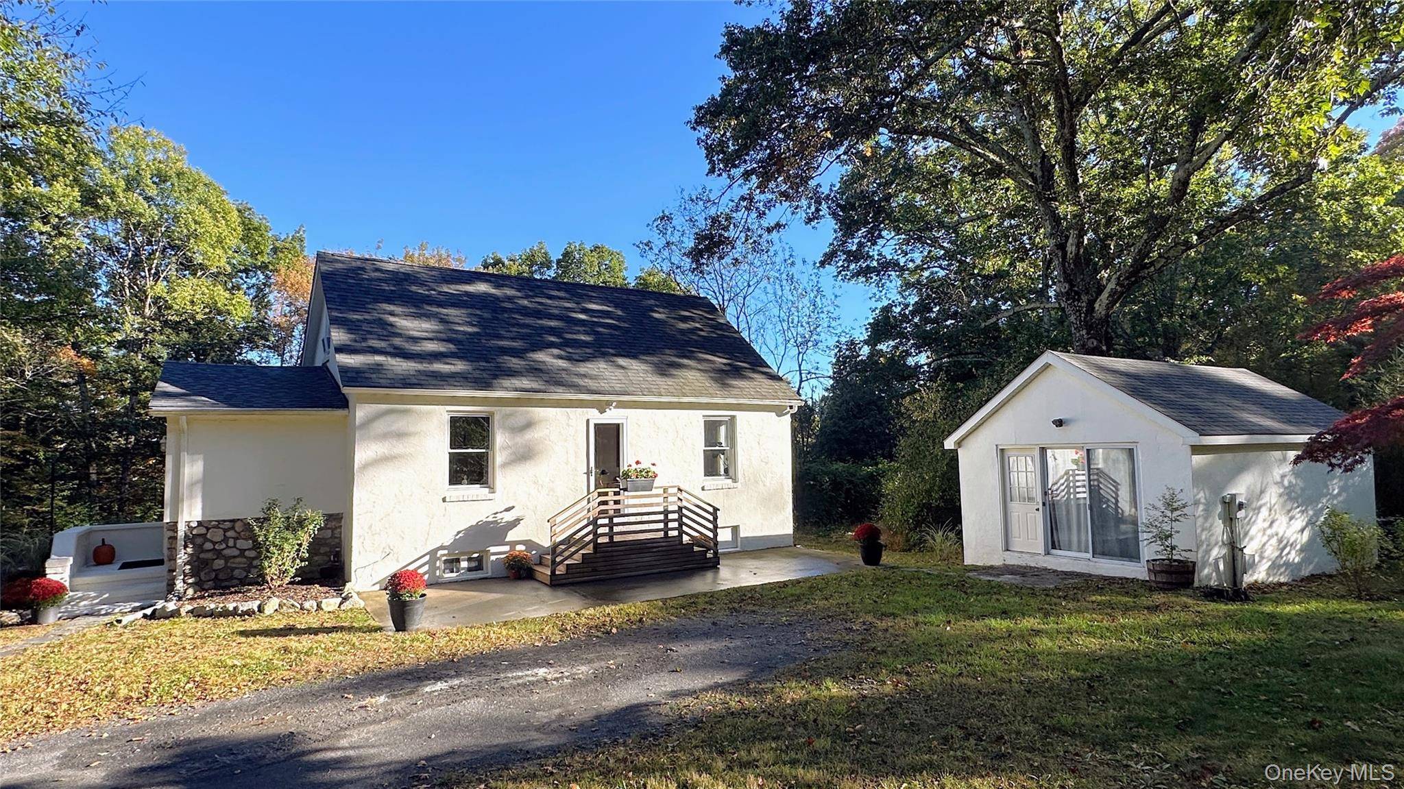 Magical Hudson Valley Cottage with Studio, Office, and Garden.
