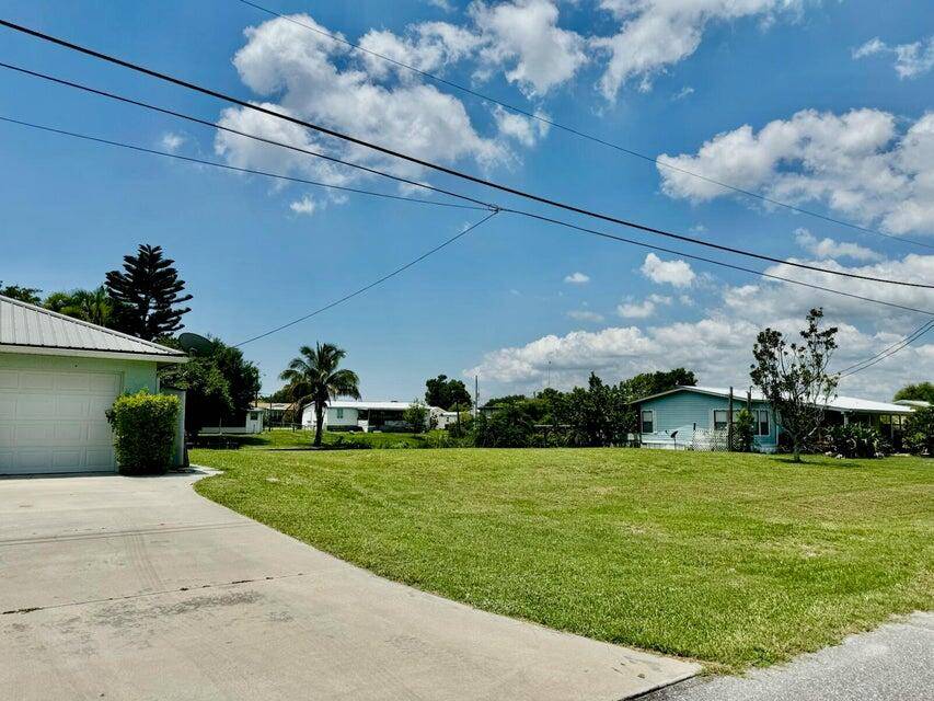 TAYLOR CREEK ISLES Build your custom home on SE 31st St.