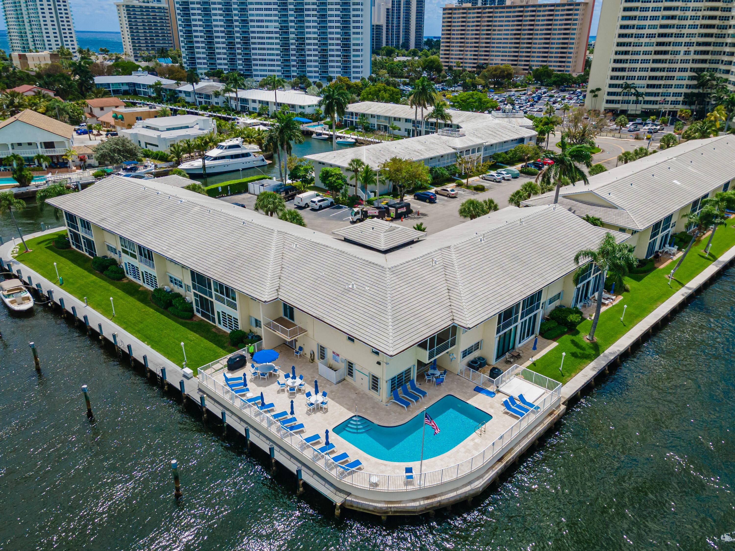 Beautiful fully furnished and recently renovated 2nd floor 2 2 condo on the Intracoastal with stunning West views.