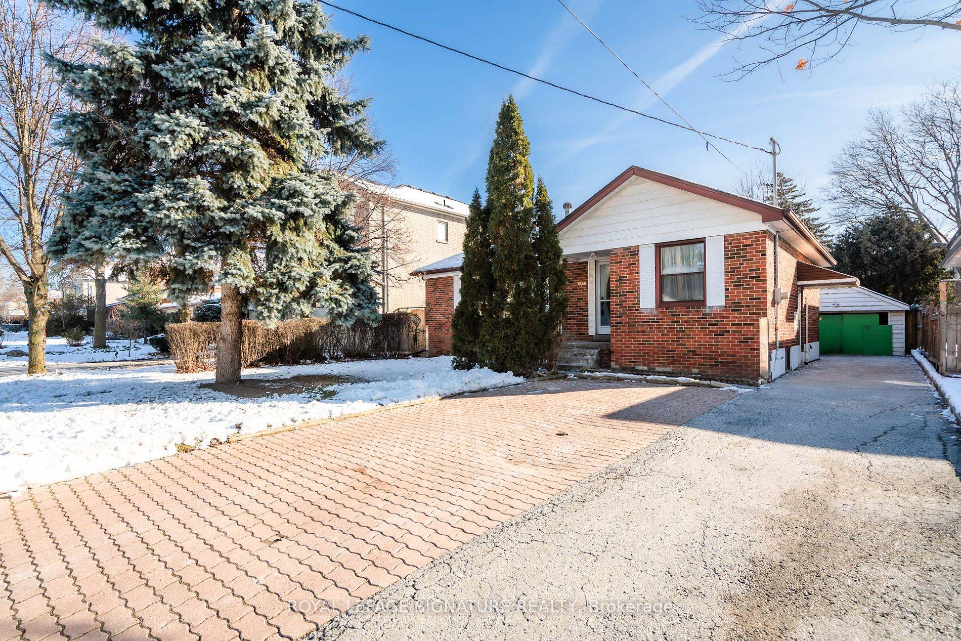 Spectacular Opportunity In Prime Willowdale Attention Builders, Renovators Or Investors !