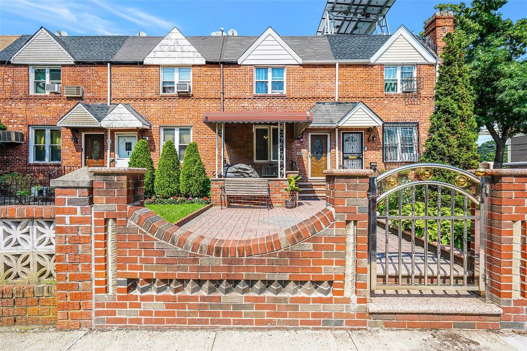 A great well maintained Brick home updated kitchen, hard wood floors, high ceilings in the Canarsie area.